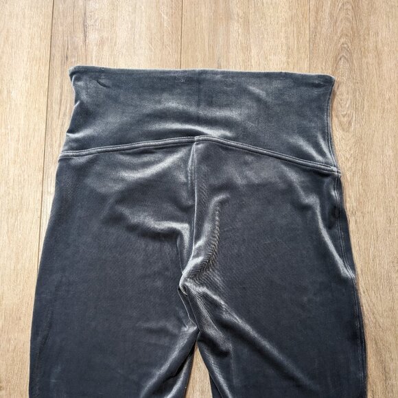 Spanx Ready To Wow High Rise Silver Gray Velvet Leggings Size 1X - Picture 9 of 12